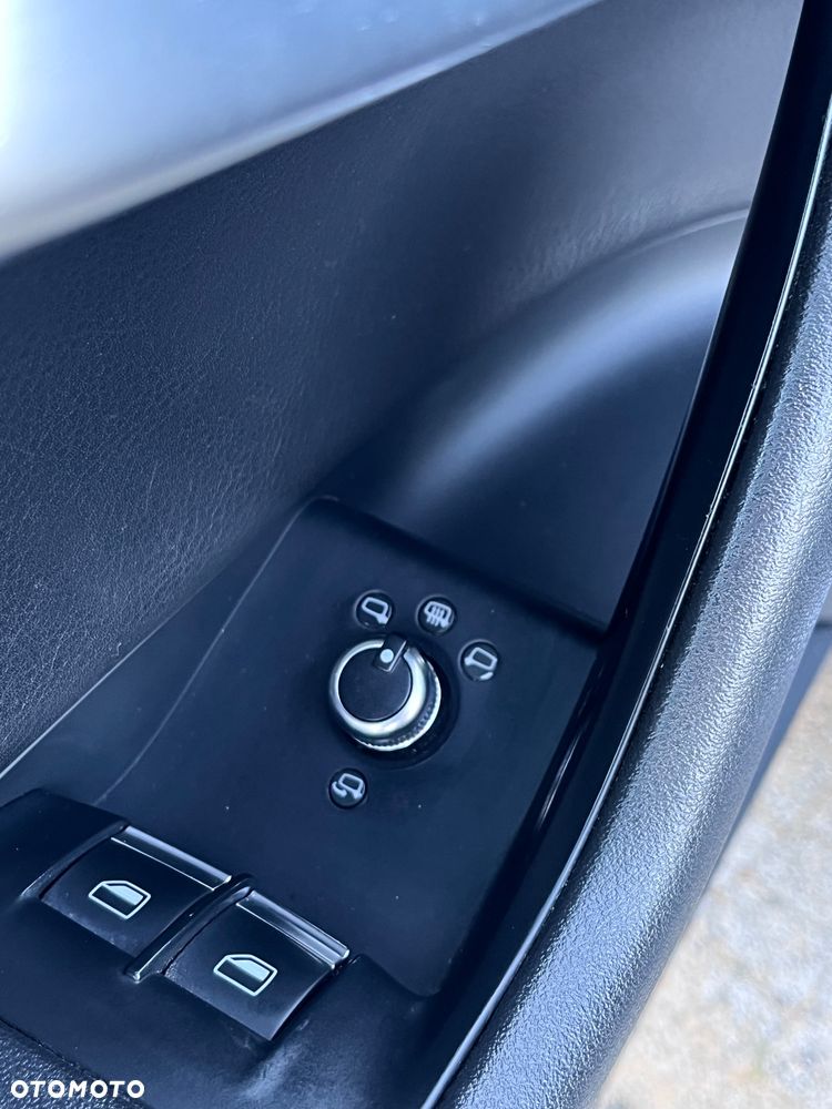 Audi A3 3-drzwiowe 1.6 TDI DPF Ambiente - 23