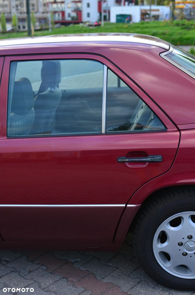 Mercedes-Benz W124 (1984-1993) - 12