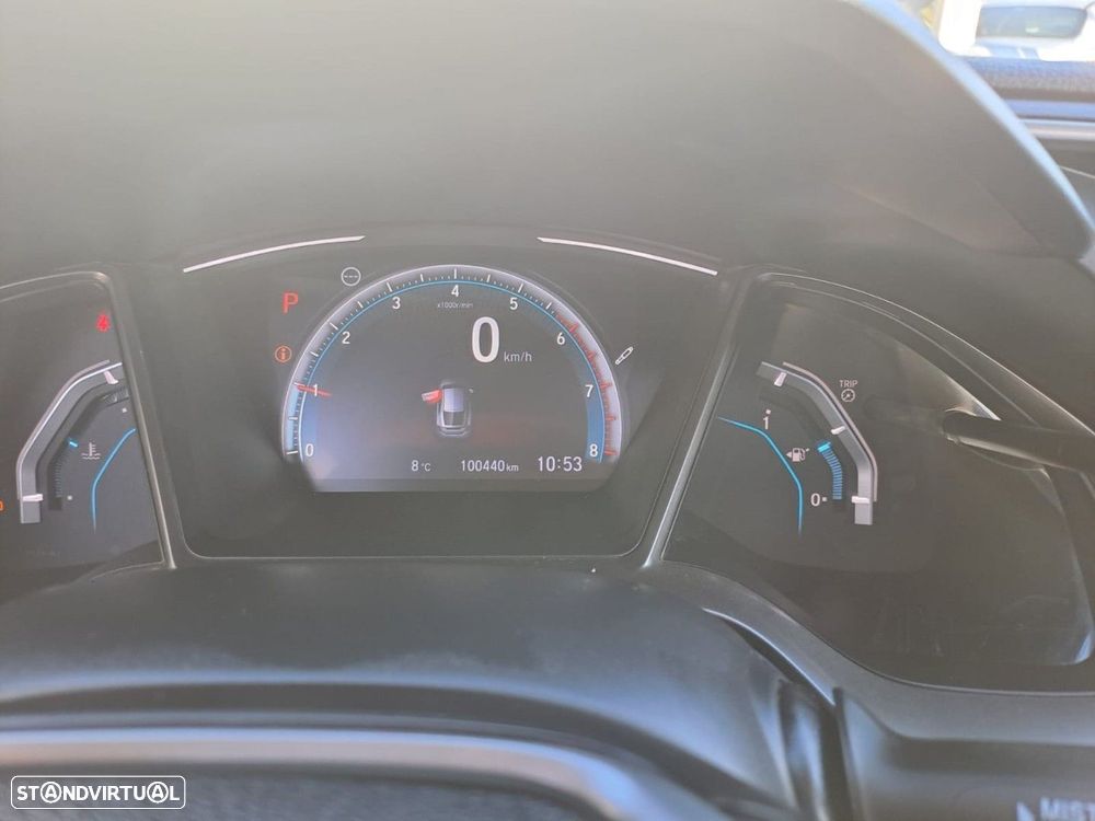 Honda Civic 1.0 i-VTEC Executive Premium CVT - 18