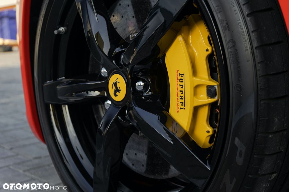 Ferrari GTC4Lusso - 5