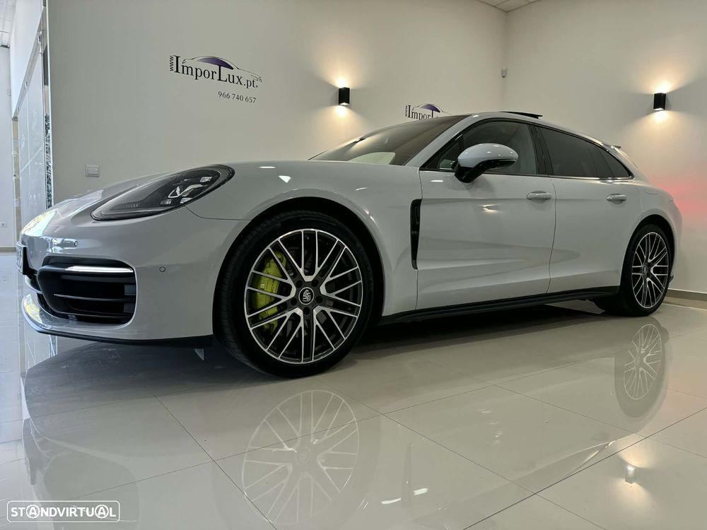 Porsche Panamera Sport Turismo 4 E-Hybrid - 1
