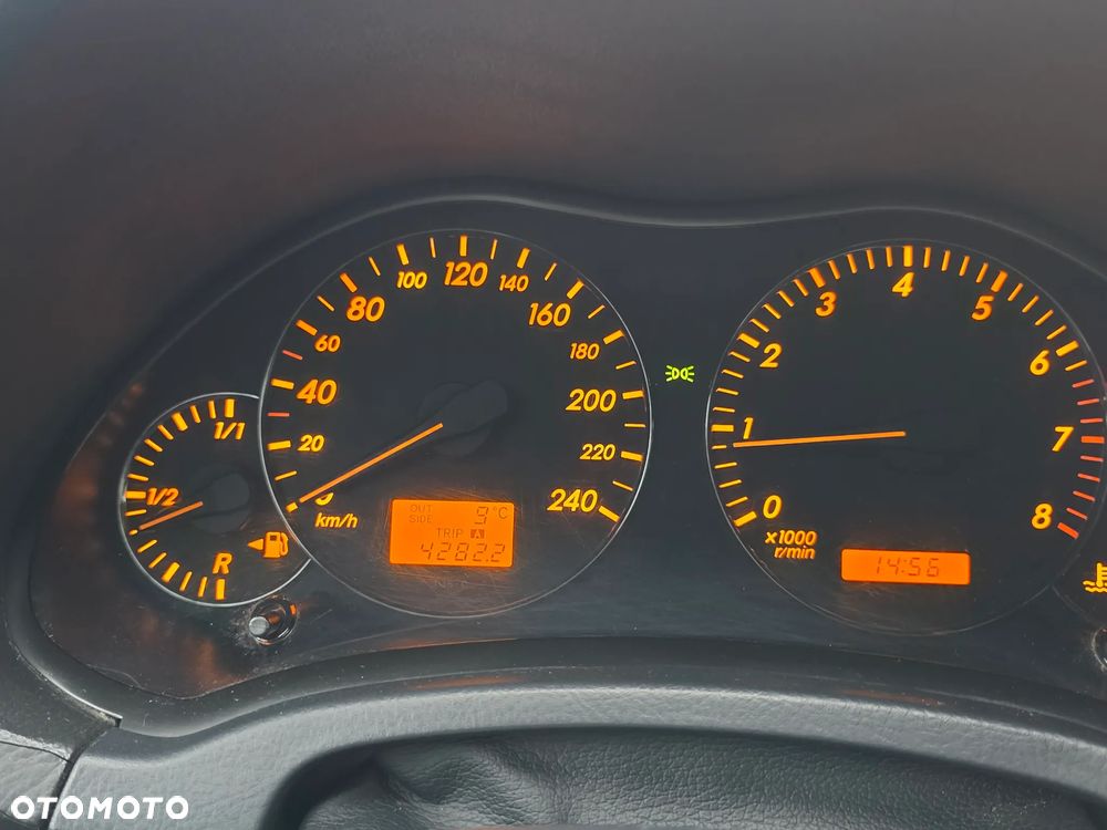 Toyota Avensis 2.0 VVT-i Prestige - 8