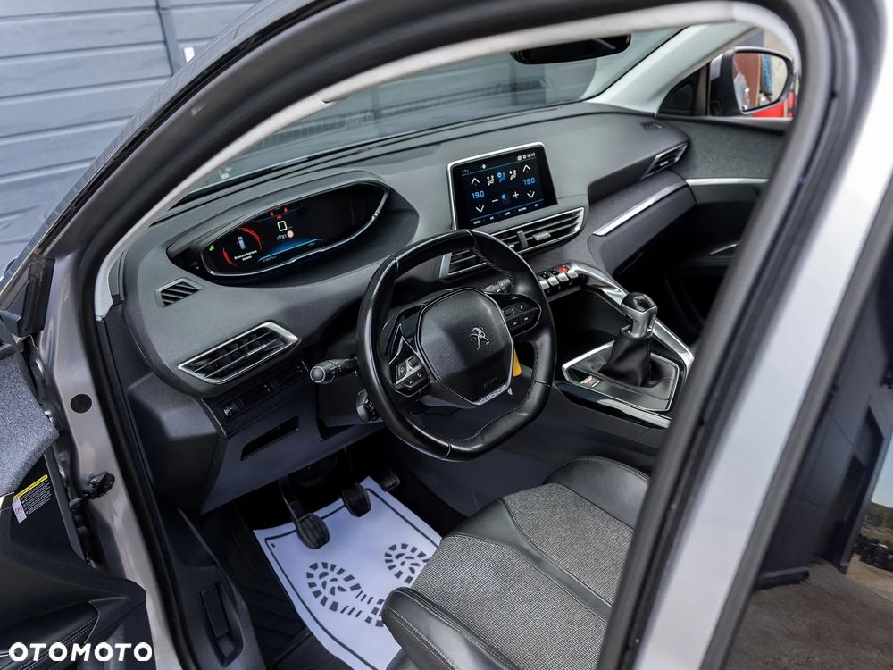 Peugeot 5008 1.6 BlueHDi Allure 7os - 17