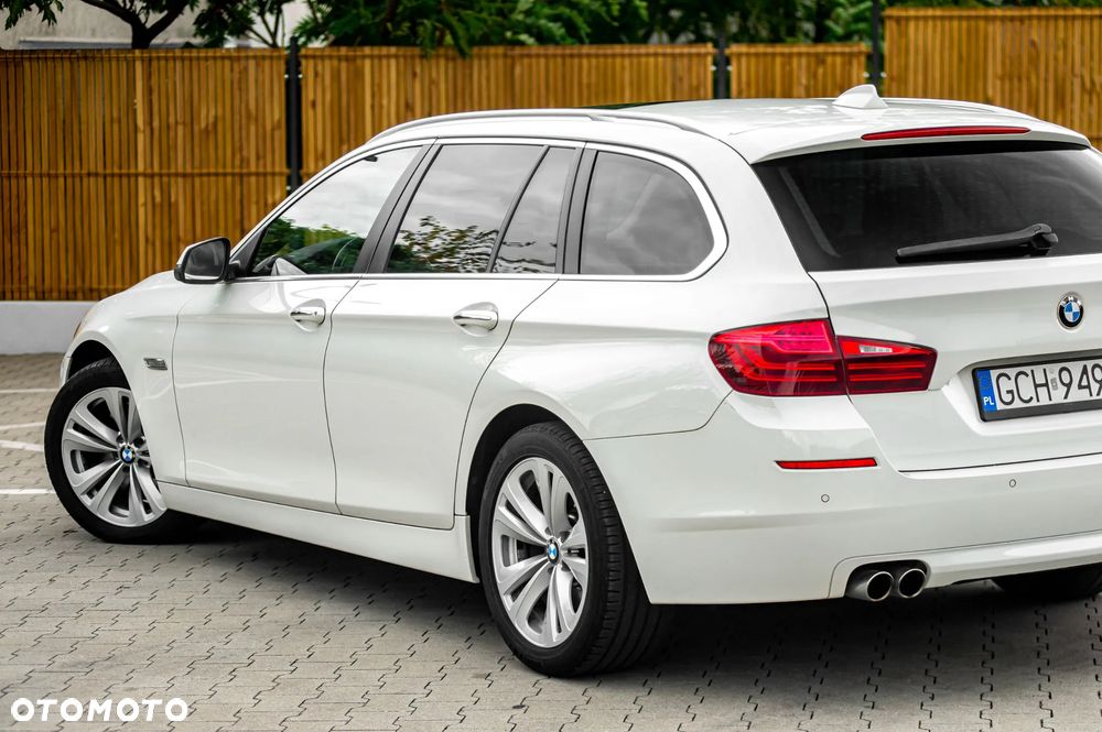BMW Seria 5 525d Luxury Line - 11