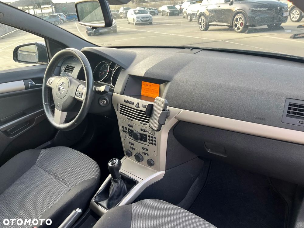 Opel Astra III GTC 1.8 Sport - 14