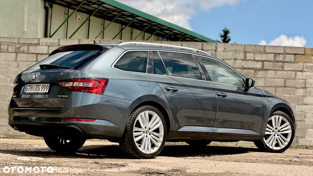 Skoda Superb 2.0 TDI Premium Edition - 26
