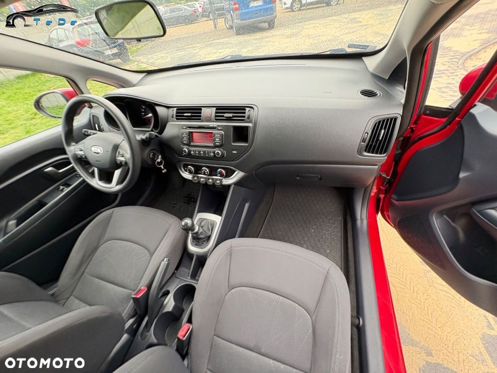 Kia Rio - 31