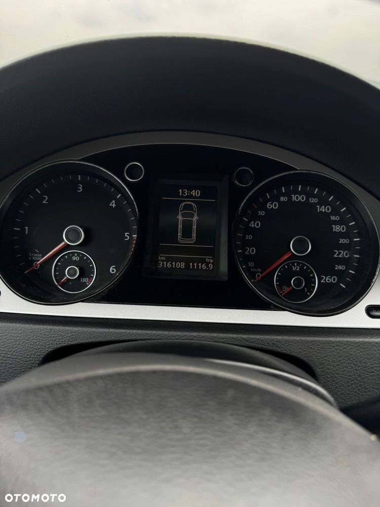 Volkswagen Passat - 18