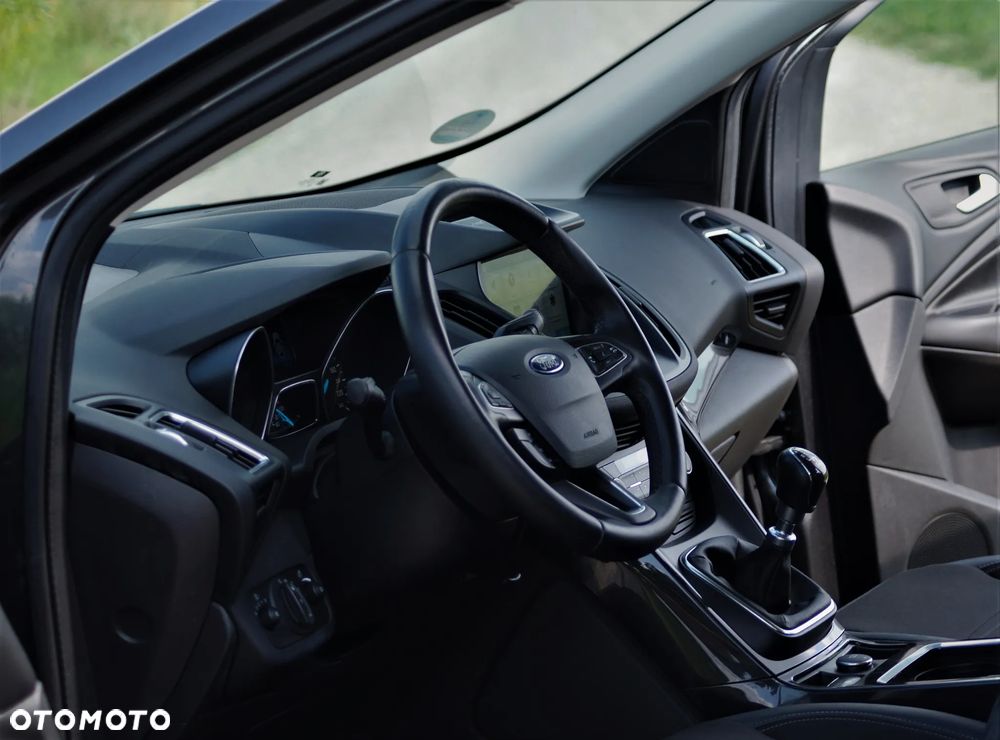 Ford Kuga - 28