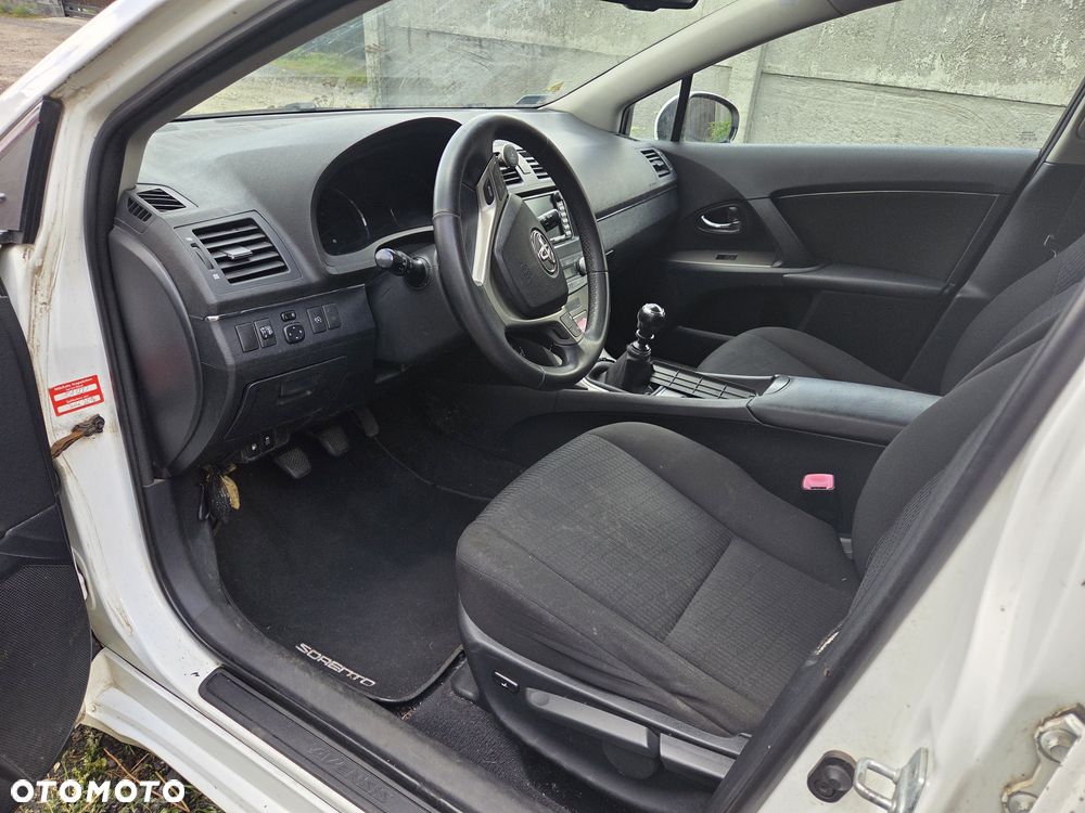 Toyota Avensis - 6