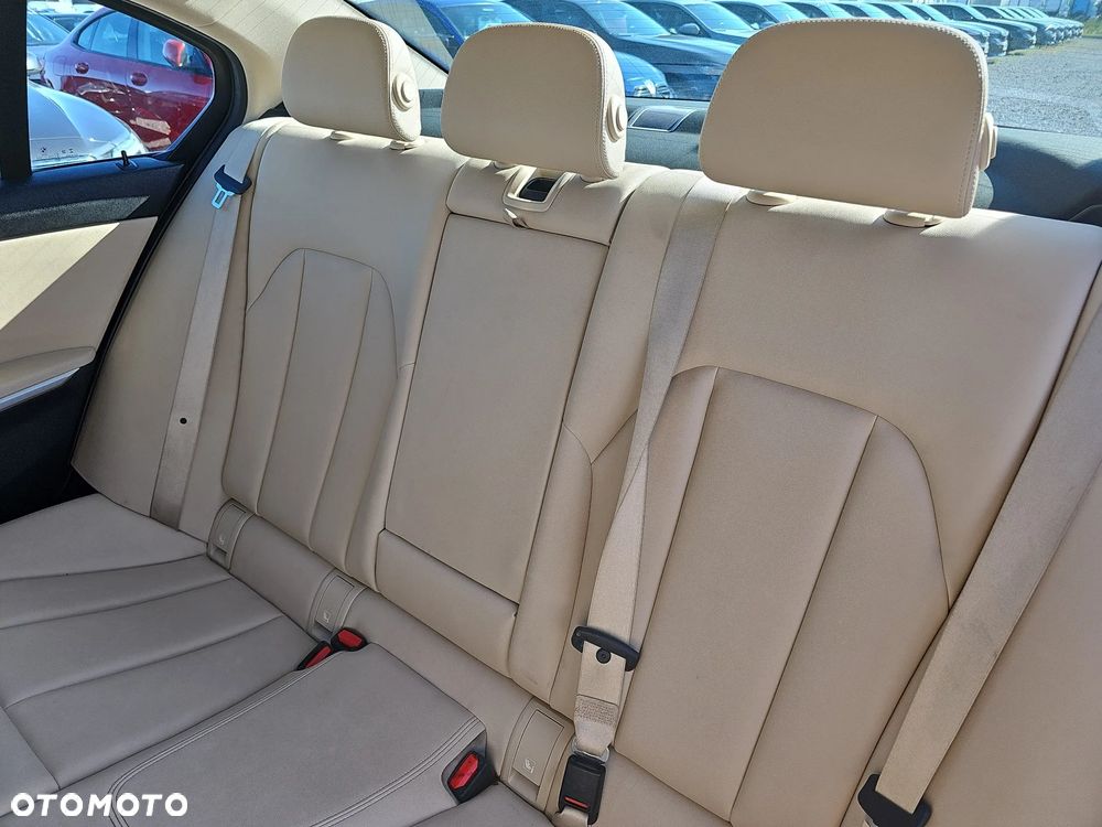 BMW Seria 3 330e Sport Line - 12