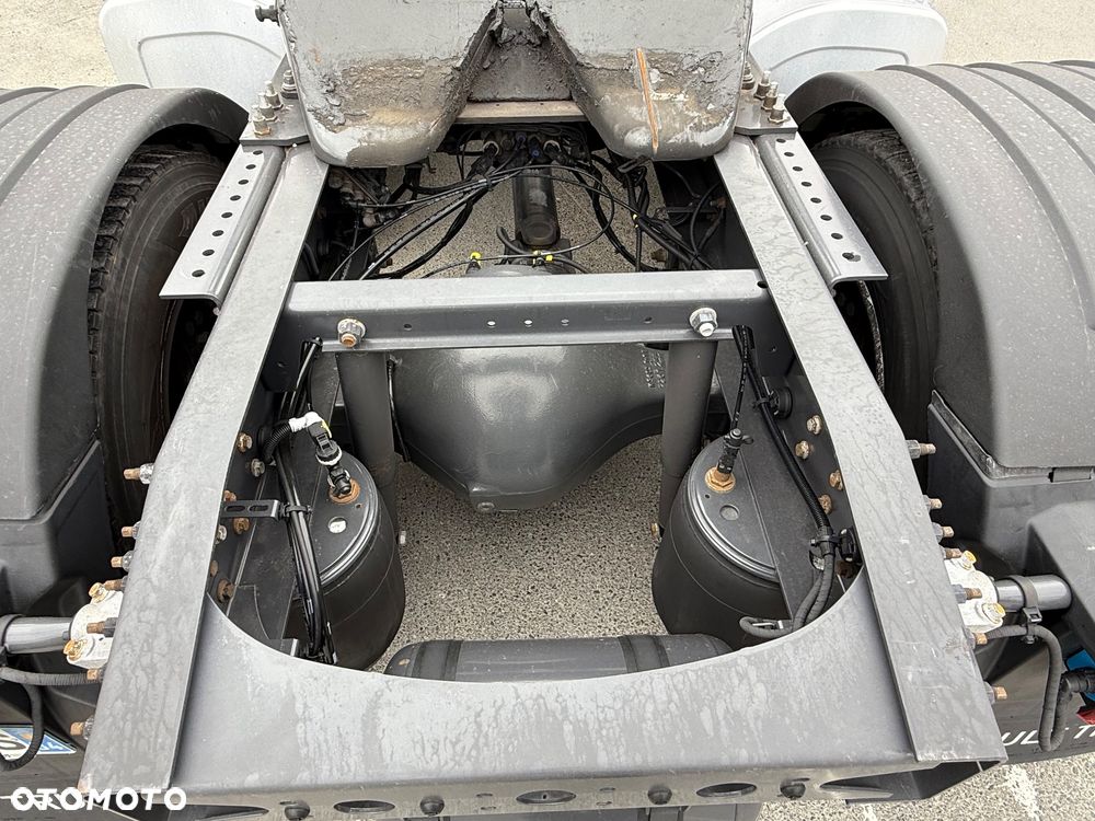 Renault T480 *SLEPPER CAB* KLIMA POSTOJOWA* LODÓWKA* 315/70* 2 BAKI* Z Francji - 10