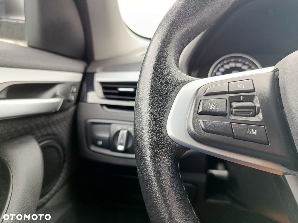 BMW X1 sDrive18i Sport Line - 13