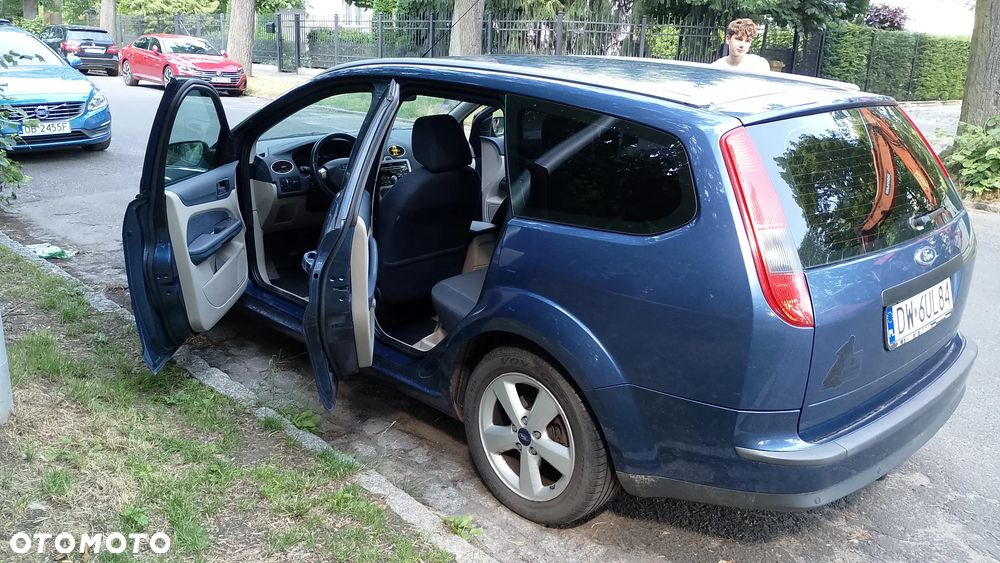 Ford Focus 1.6 Ambiente - 3
