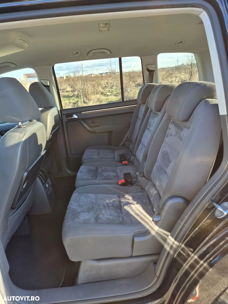 Volkswagen Touran 2.0 TDI DPF BlueMotion Technology DSG MATCH - 6