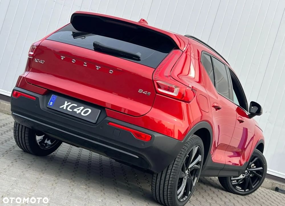 Volvo XC 40 B4 AWD Plus Dark - 16