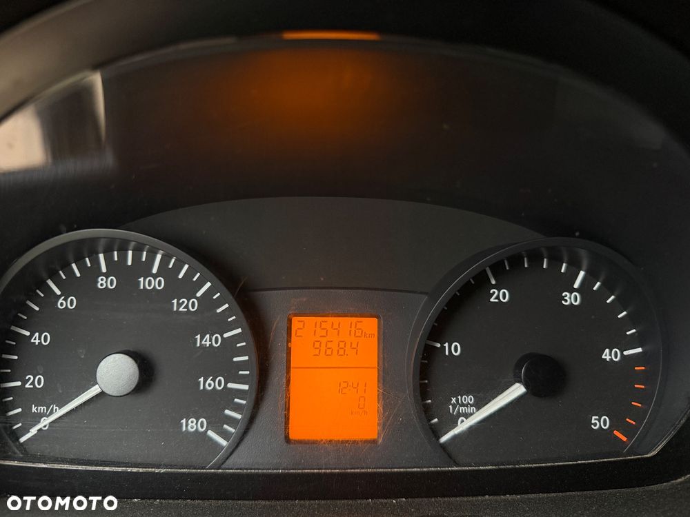 Mercedes-Benz Sprinter - 10