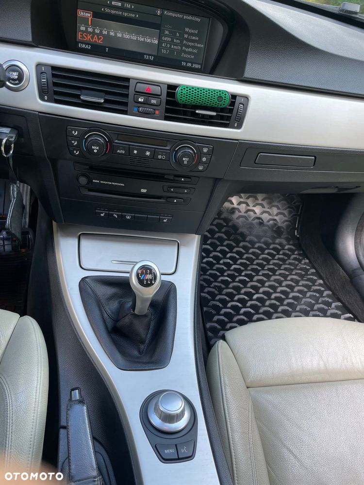 BMW Seria 3 325i - 17