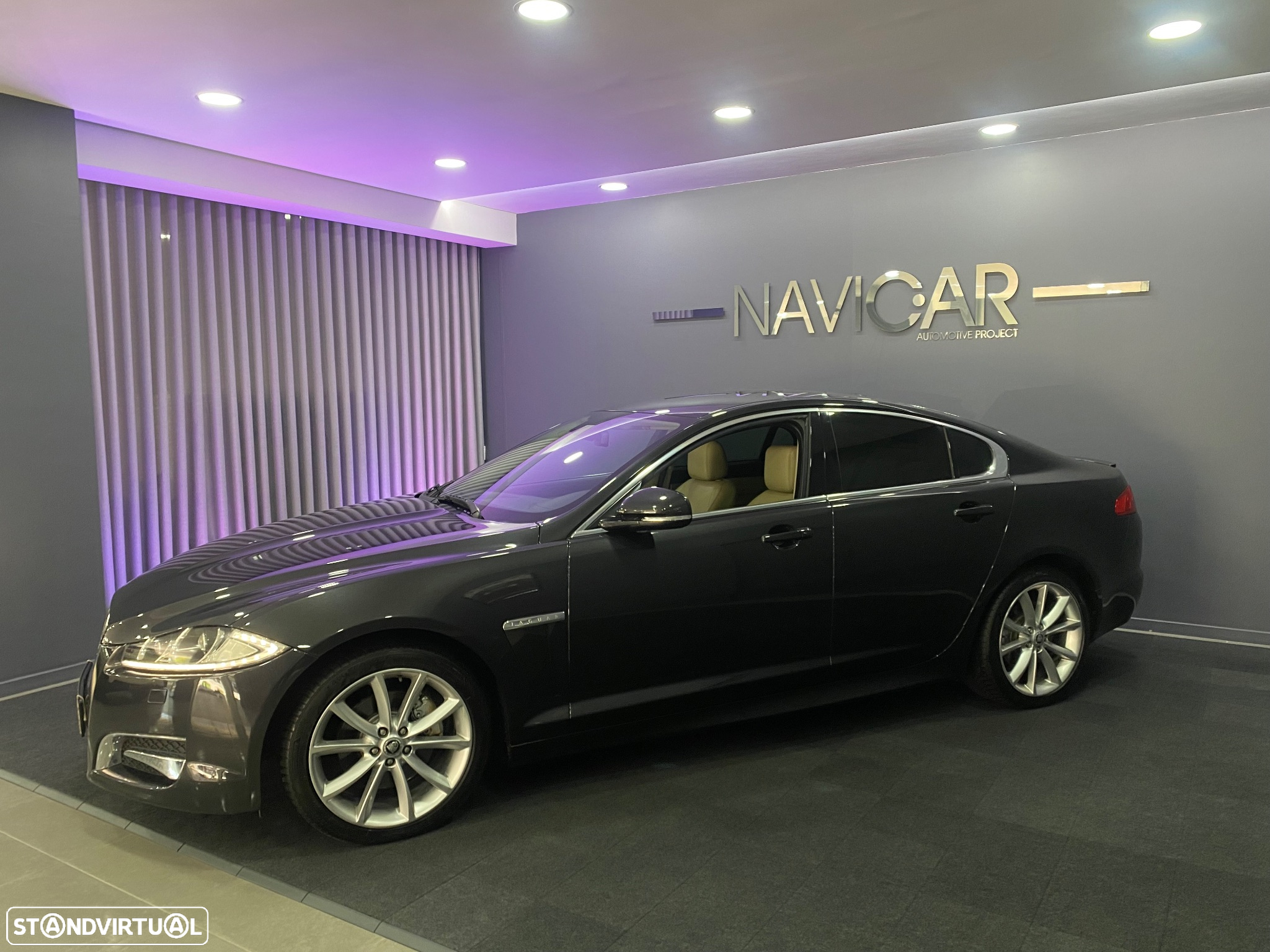 Jaguar XF 2.2 D R-Sport - 10
