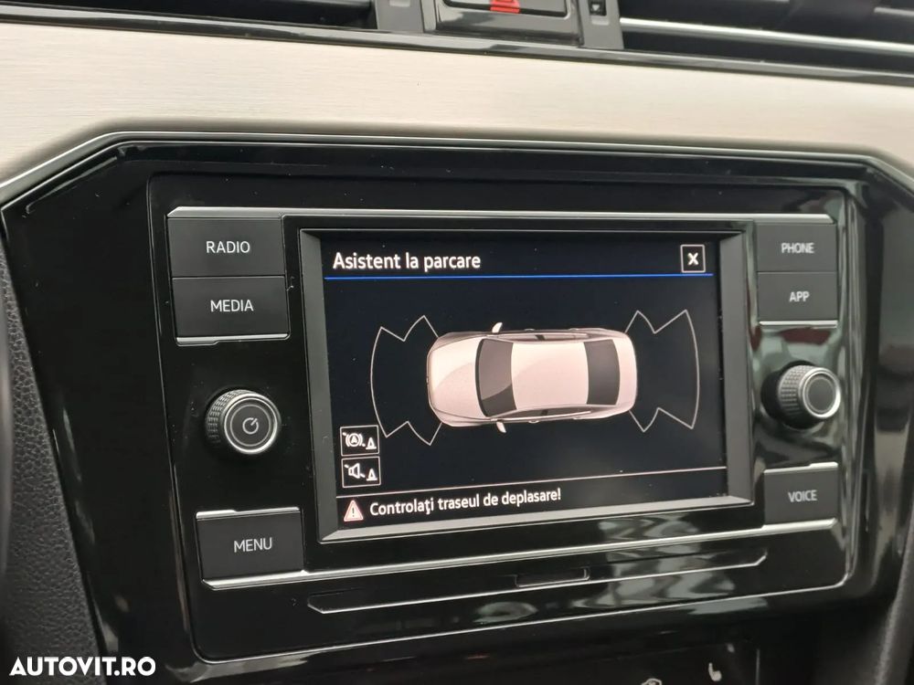 Volkswagen Passat 2.0 TDI DSG Highline - 18