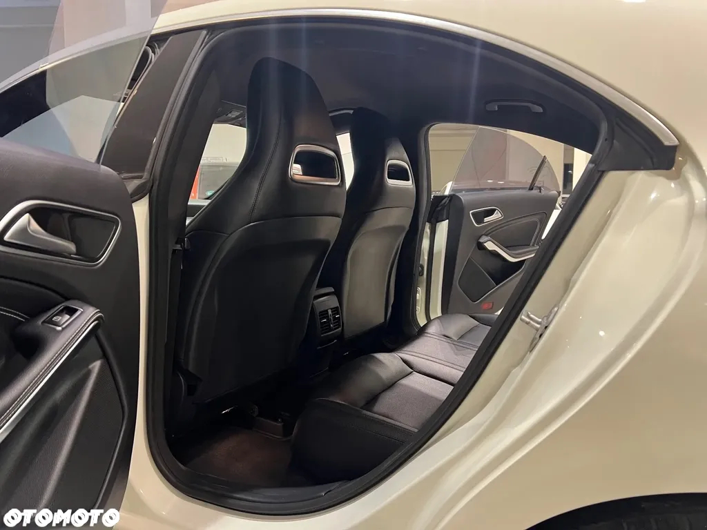 Mercedes-Benz CLA 250 7G-DCT - 30