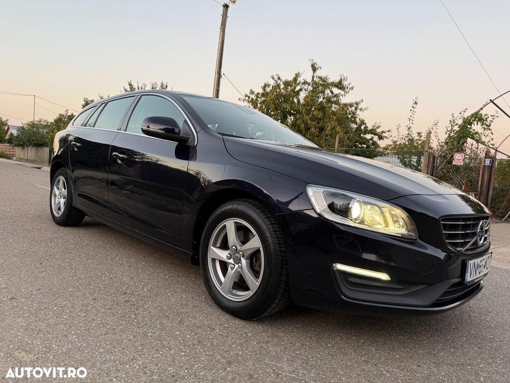 Volvo V60 D3 Momentum Pro - 33