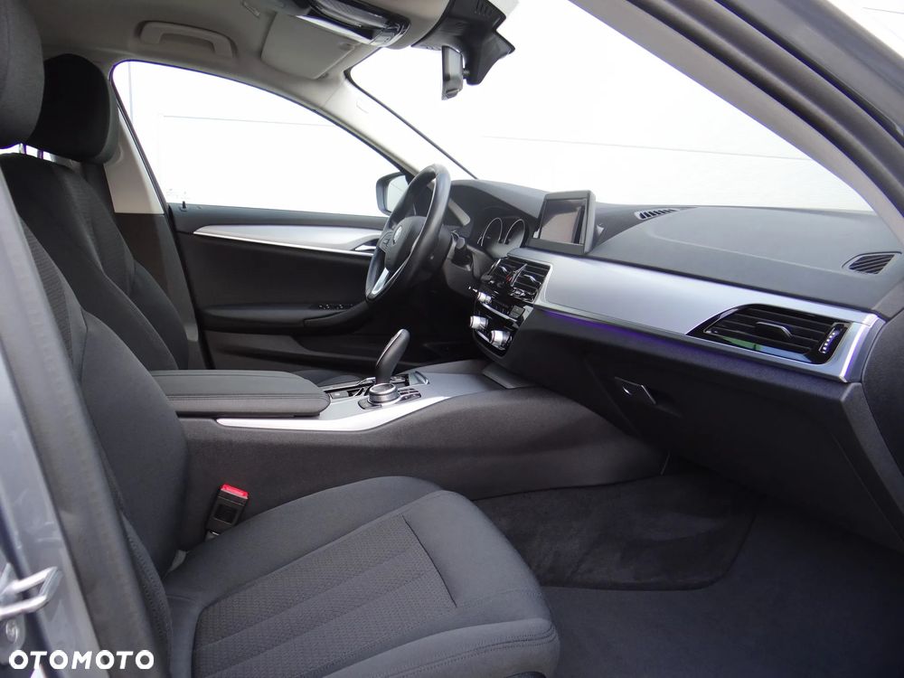 BMW Seria 5 520d - 6