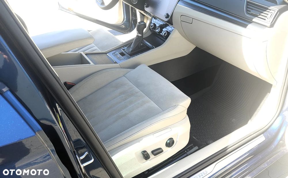 Skoda Superb 2.0 TDI SCR Style DSG - 20