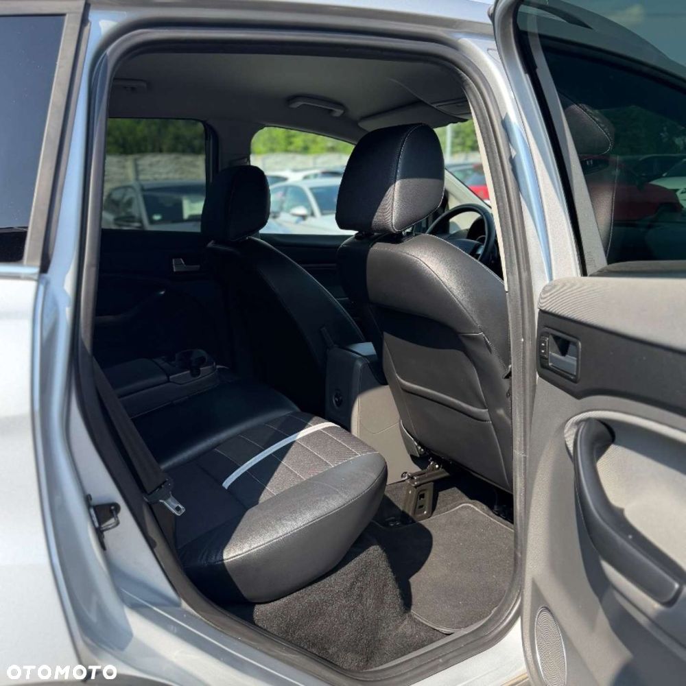 Ford Kuga - 27