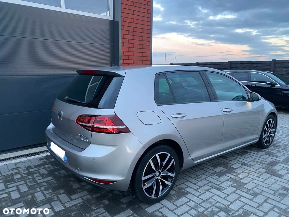 Volkswagen Golf 2.0 BlueTDI Highline - 2