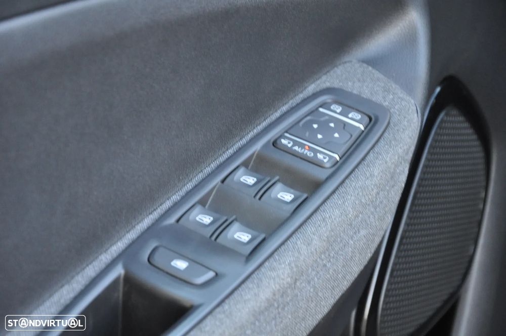 Renault Zoe (c/ Bateria) E-Tech EV50 Equilibre - 29