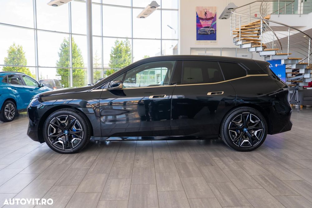 BMW iX xDrive40 - 8