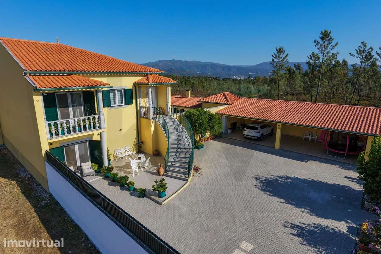 Moradia T4 de Luxo Murada com Piscina, Anexos e Duplo Acesso | Sarzedo - Grande imagem: 3/52