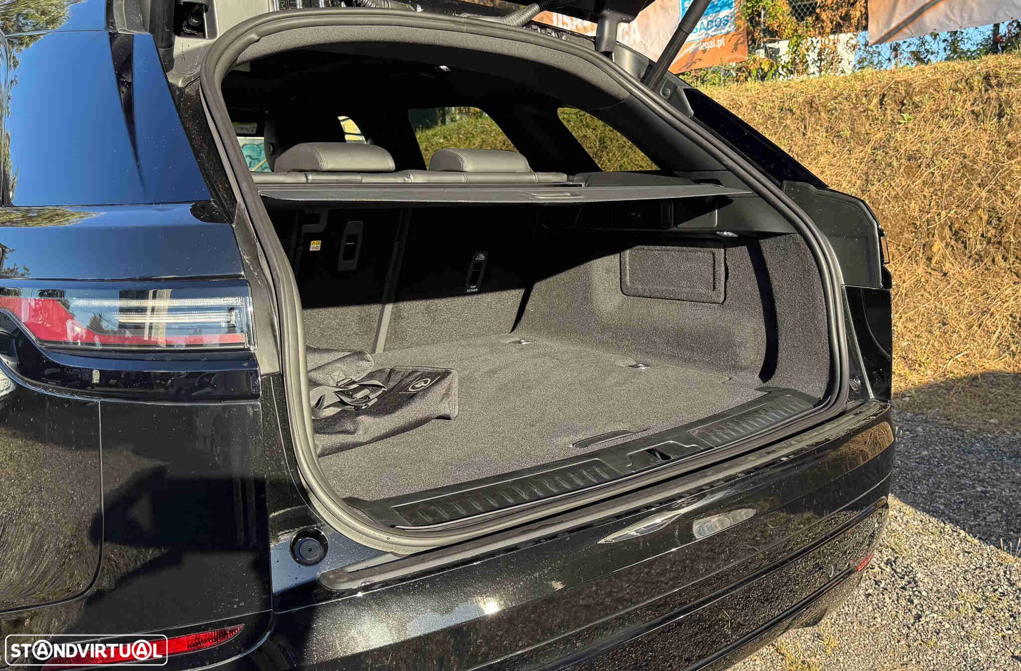 Land Rover Range Rover Velar 2.0 P400e AWD Dynamic SE - 18