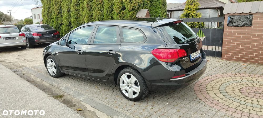 Opel Astra IV 1.4 T Energy EU6 - 12