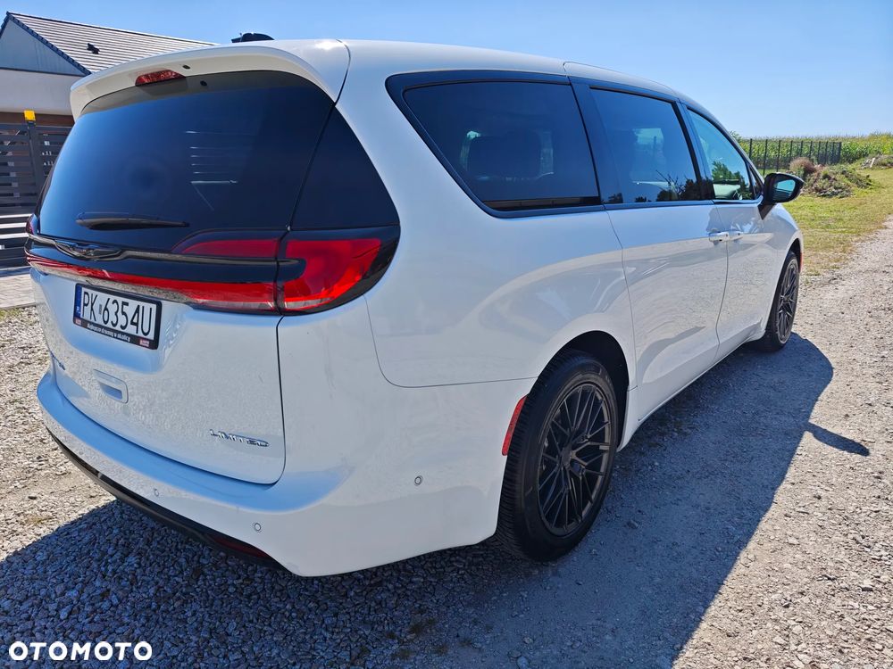 Chrysler Pacifica - 5