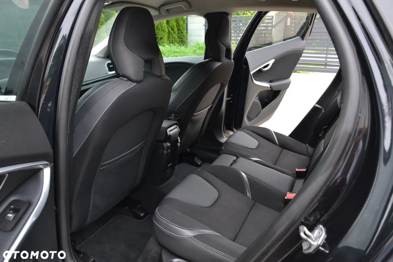 Volvo V40 D4 Drive-E Momentum - 18