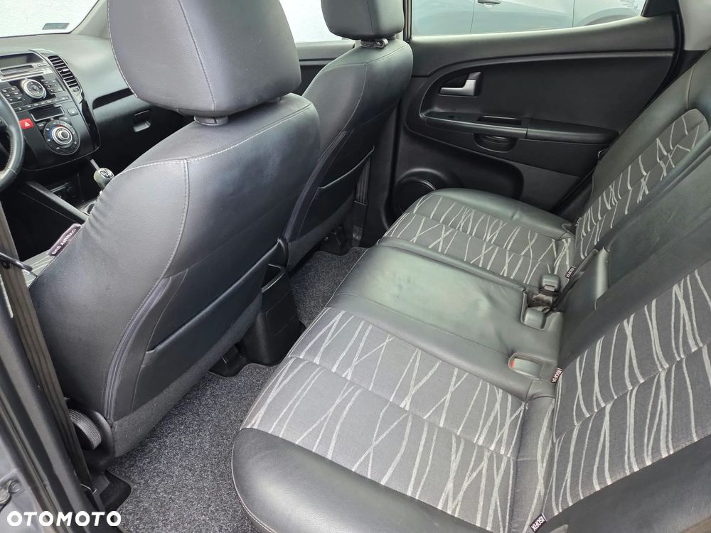 Volkswagen Golf - 10