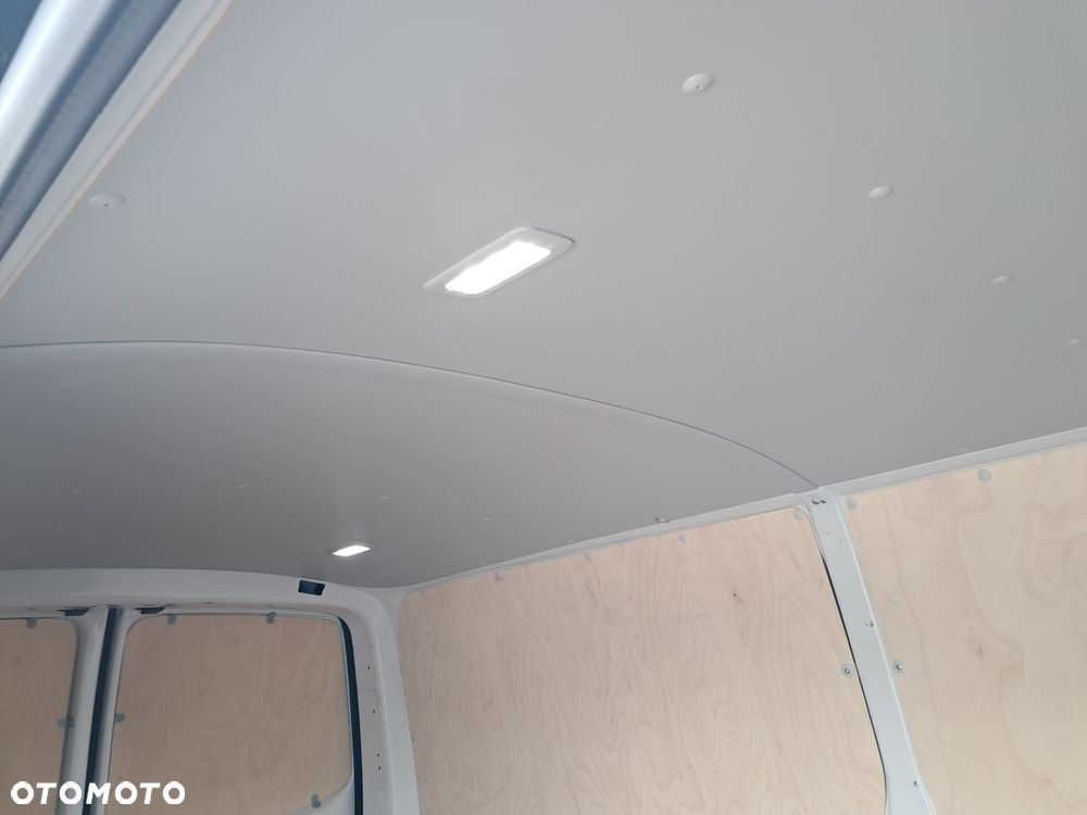 Volkswagen Transporter - 17