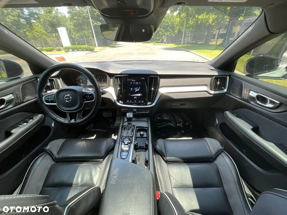 Volvo S60 T6 AWD R-Design - 8