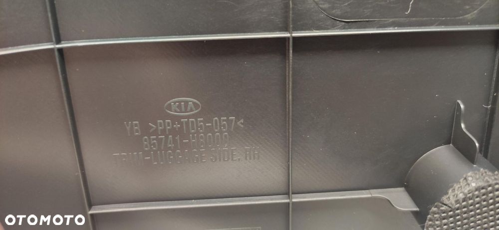 BOCZEK TAPICERKA BAGAŻNIKA PRAWY KIA RIO IV V 17-23 85732-H8000 - 6