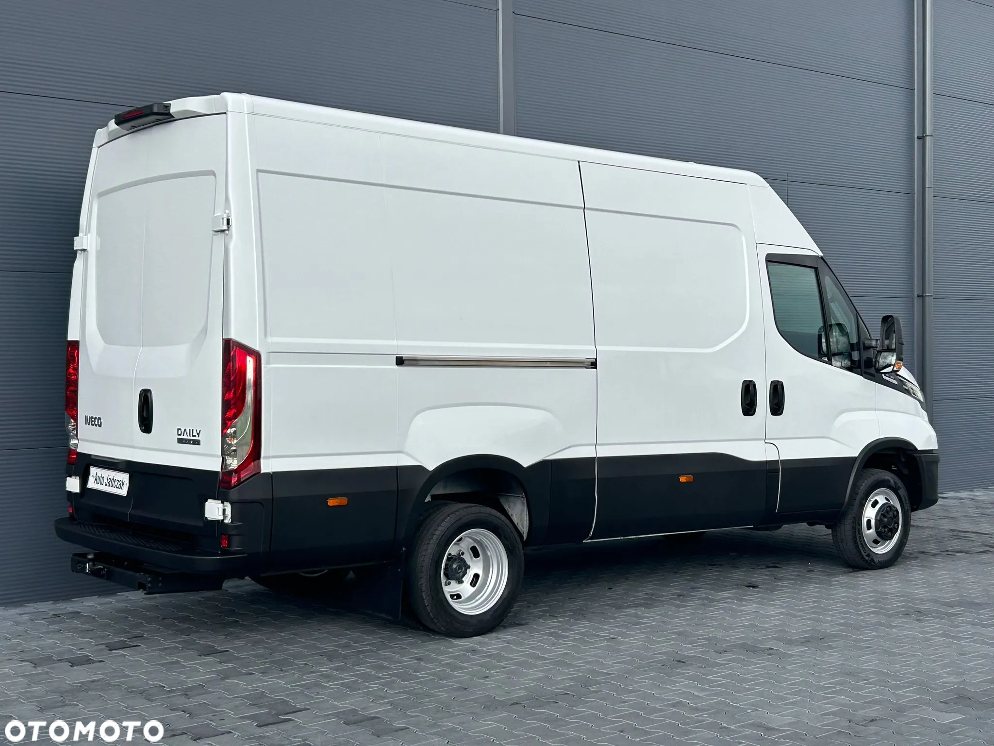 Iveco Daily 35C18 3.0 HPI Hi-Matic L3H2 Średniak **LEDY**Hak 3,5t**NA BLIŹNIAKACH**KLIMA**Sprowadzony**2020R** - 3