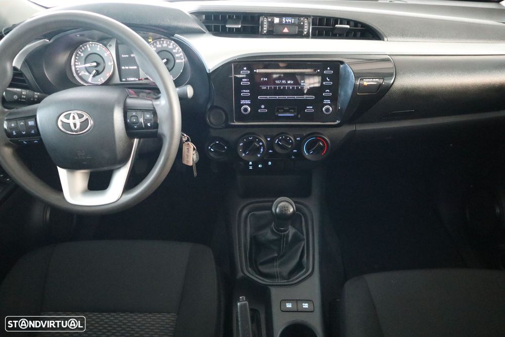 Toyota Hilux 2.4 D-4D 4WD CD CM - 12