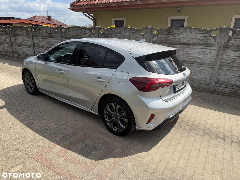 Ford Focus 1.0 EcoBoost Hybrid ST-LINE X - 4
