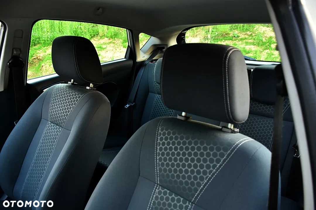Ford Fiesta 1.4 Ghia - 32