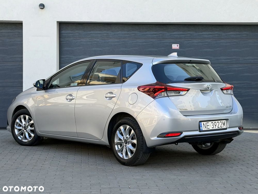 Toyota Auris - 2