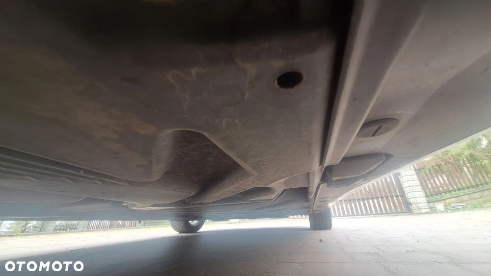 Mercedes-Benz Klasa A 180 7G-DCT Activity Edition - 28