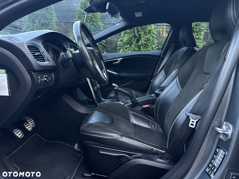 Volvo V40 D2 Drive-E R-Design Kinetic - 22