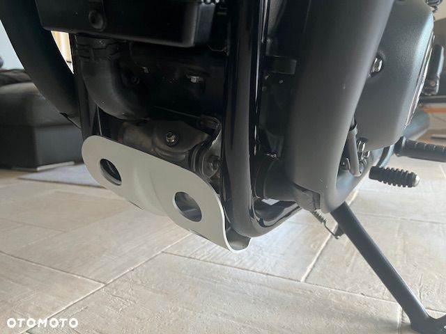 Triumph Bonneville - 13