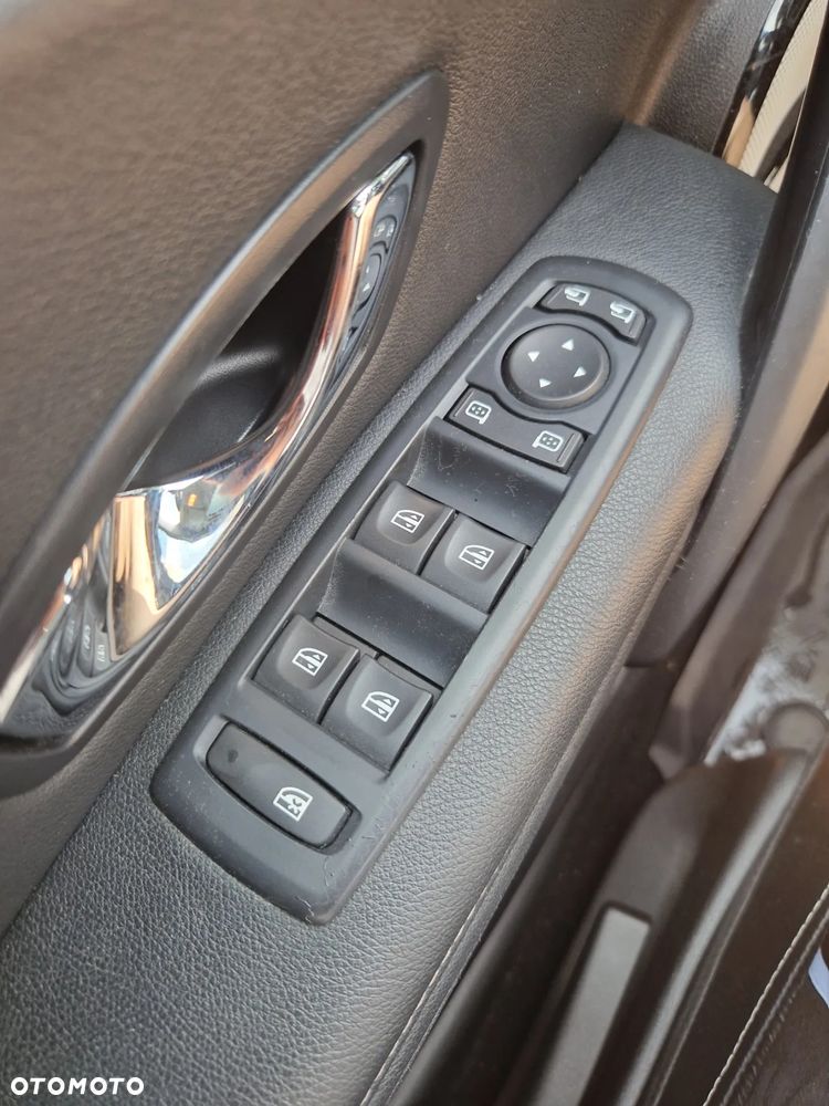 Renault Megane ENERGY TCe 130 BOSE EDITION - 16